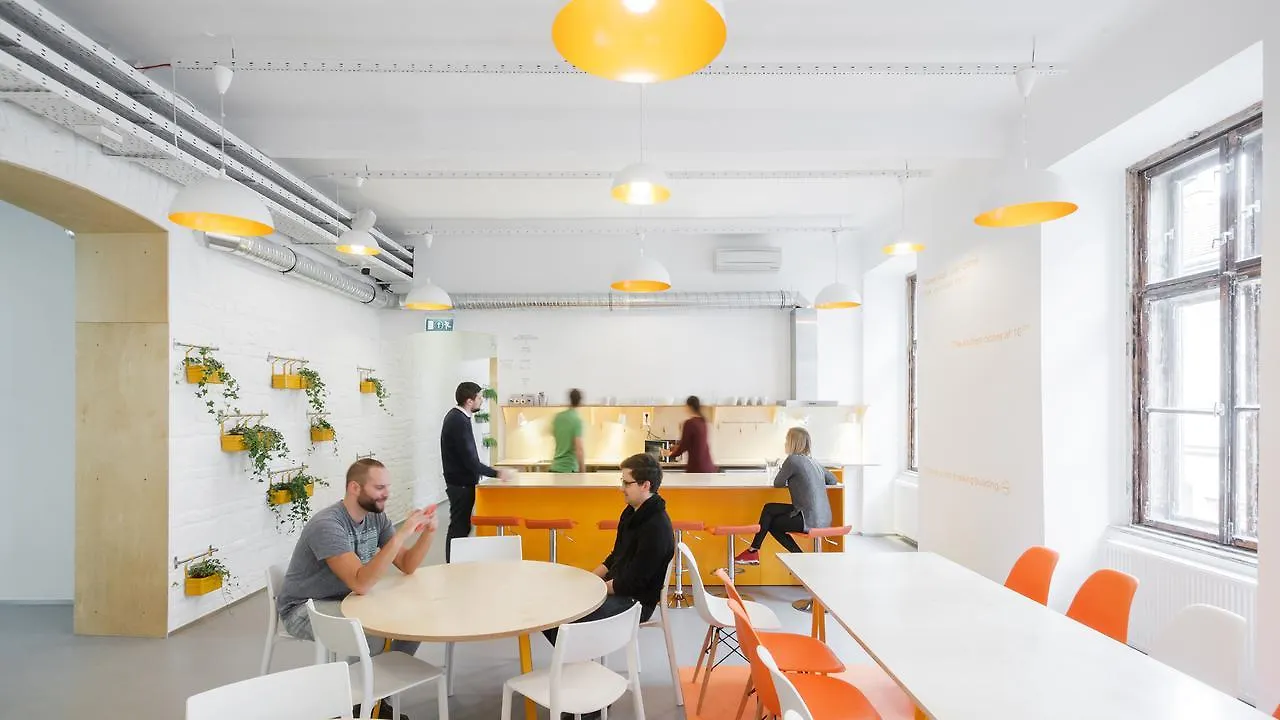 Hostel Flow Spaces Pansiyon Budapeşte
